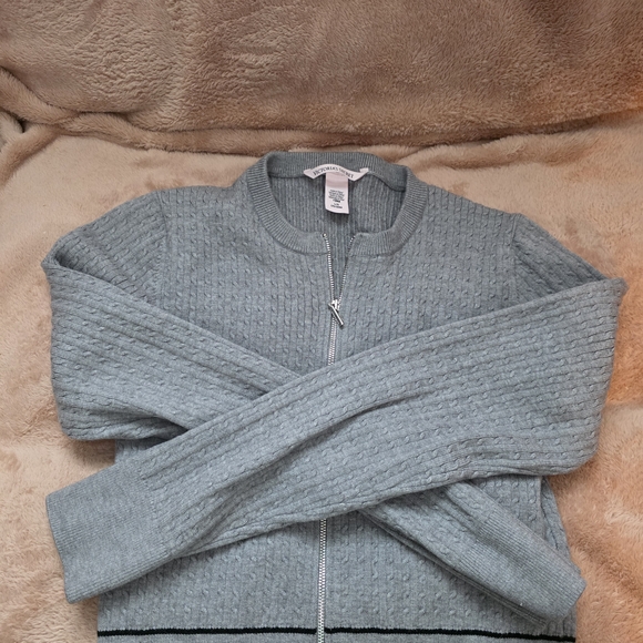 Victoria's Secret Luxe Cable-Knit Cardigan - Picture 3 of 5